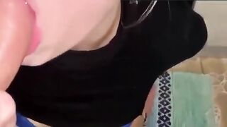 Fidanzata italiana scopata in cucina e sborrata in bocca