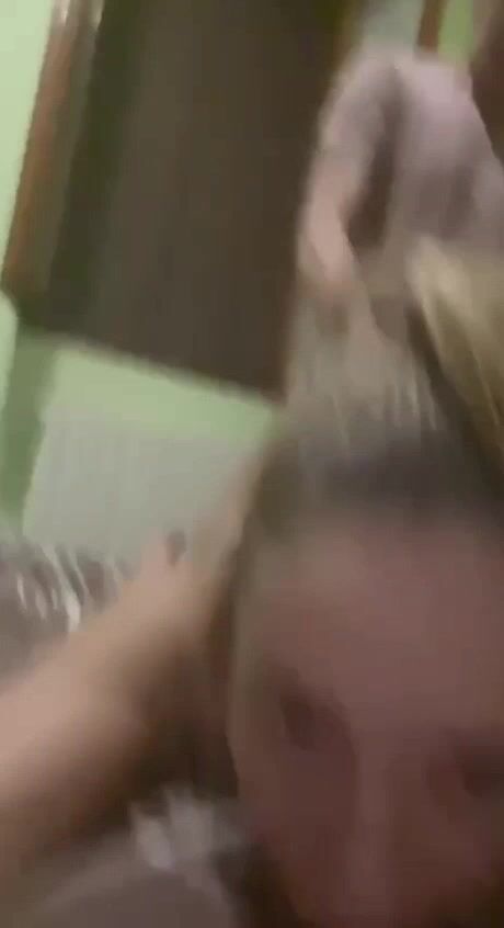 Avevo il mio amico in casa e mi ha messo a pecorina