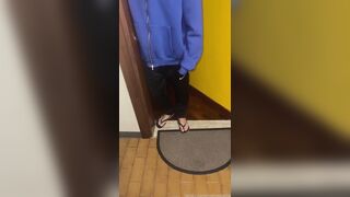 Pompino in ascensore al mio vicino