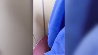 Pompino in ascensore al mio vicino