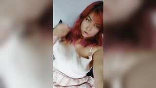 Ragazza italiana of con belle tettone