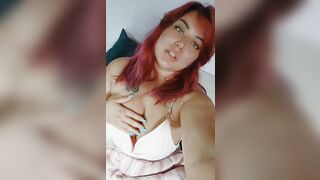 Ragazza italiana of con belle tettone