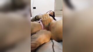 Mi fa sborrare come un maiale con quella bocca da troia