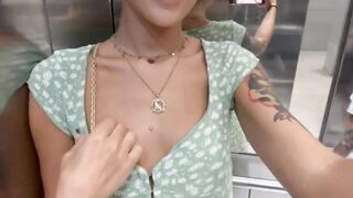 Tette i fica in ascensore ragazza italiana