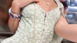 Tette i fica in ascensore ragazza italiana