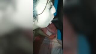 Diciottenne italiana spompina cazzo nero