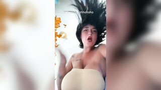 Mora italiana con due tette naturali enormi