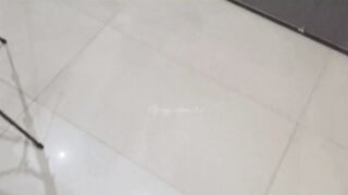 Sorpresa due cazzi per moglie cuckold