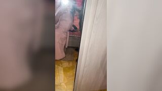 Si riprende col cellulare spompinando un bel cazzo nero