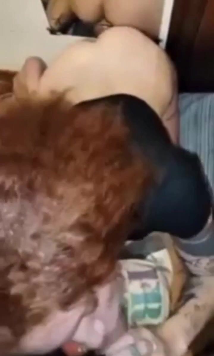 Pompino fidanzata italiana con dildo in fica allo specchio