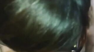 Sborrami sugli occhiali - Pompino fidanzata italiana