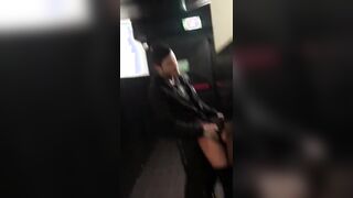 Scopata in discoteca davanti a tutti