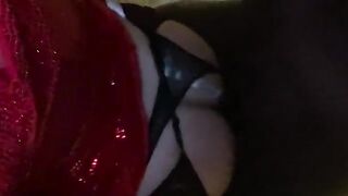 Il mio negretto mi scopa mentre il cornuto è fuori