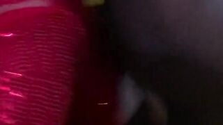 Il mio negretto mi scopa mentre il cornuto è fuori