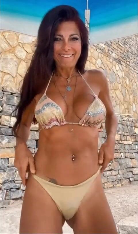 Paola Mercurio in bikini