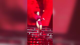 Elodie vestitino hot in concerto