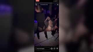 Margot in discoteca gran culo