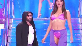 Maria Laura De Vitis defilè ciao darwin 9