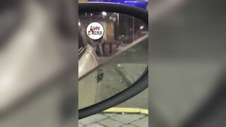 Coppia esibizionista scopa a Parma di fronte al Mc Donalds