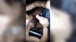 Mia moglie sega e spompina guardone in auto con bel cazzone