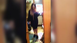 In Italia per avere successo bisogna mostrare le tette e il culo