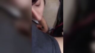 La bambolina mi succhia il cazzo