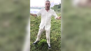 Jarushka Ross in attesa di prendere il cazzo Outdoor