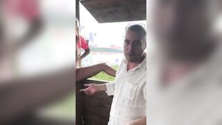 Jarushka Ross in attesa di prendere il cazzo Outdoor