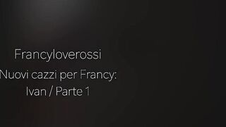 Ragazza italiana scopa con un fan superdotato che la sfonda