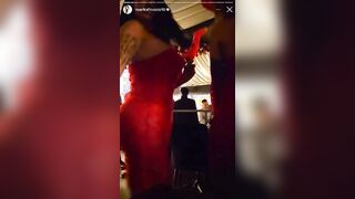 Marika Fruscio scatenata feste Natale