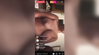 Diretta con le sue belle tettone naturali per eccitare i fans