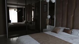 Sara Piras con due amiche porche OF