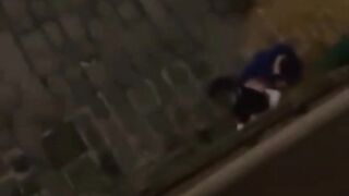 Stai zitto ti devi solo vergognare a scopartela ubriaco per strada