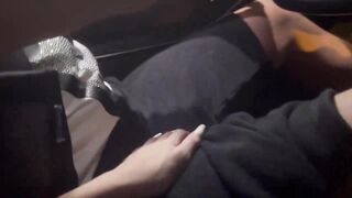 Mi sega in macchina mentre faccio rodinazione al McDonalds