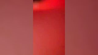 Teen tettona ditalino in bagno pubblico esibizionista OF