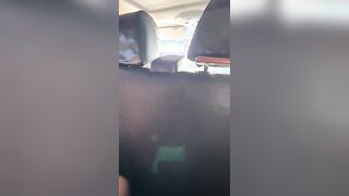 Fidanzata sega in taxi il suo ragazzo