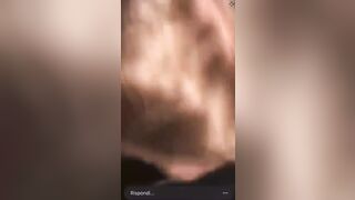 Se lo caccia in gola la tipa