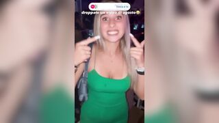 Biondina italiana fica in discoteca