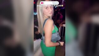 Biondina italiana fica in discoteca