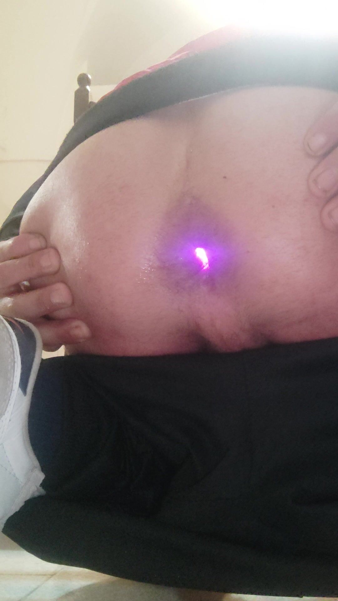 Culo aperto con vibratore led molto dilatato