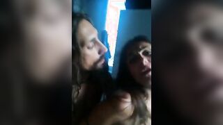 Moglie porcella scopata a pecorina in cucina