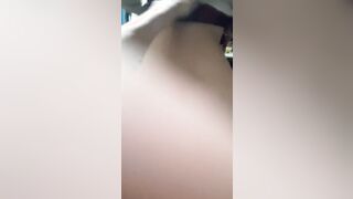 Studentessa con bel culo si muove sul mio cazzo