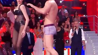 Noemi sfilata Ciao Darwin