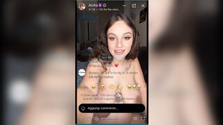 Onlyfanser italiana incinta con tette enormi in live