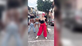 Wanda Nara lato b nuovo video O bicho vai pegar