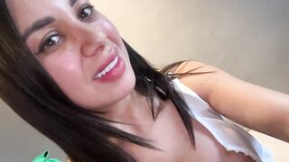 Francesca Palma fa vedere le tette nuove