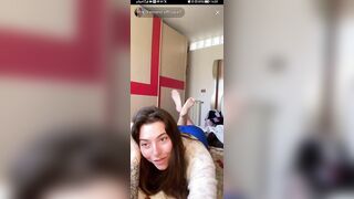 Diamond diretta mostrando i piedini sexy