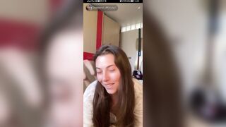 Diamond diretta mostrando i piedini sexy