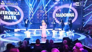 Veronica Maya tette in tv durante una diretta televisiva