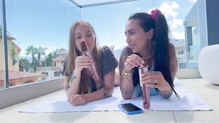 Studentesse italiane bisex succhiano il ghiacciolo e fanno le troie sul terrazzo